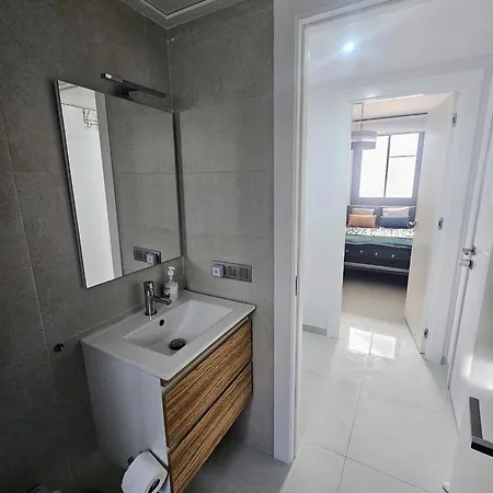 Apartament Apis *